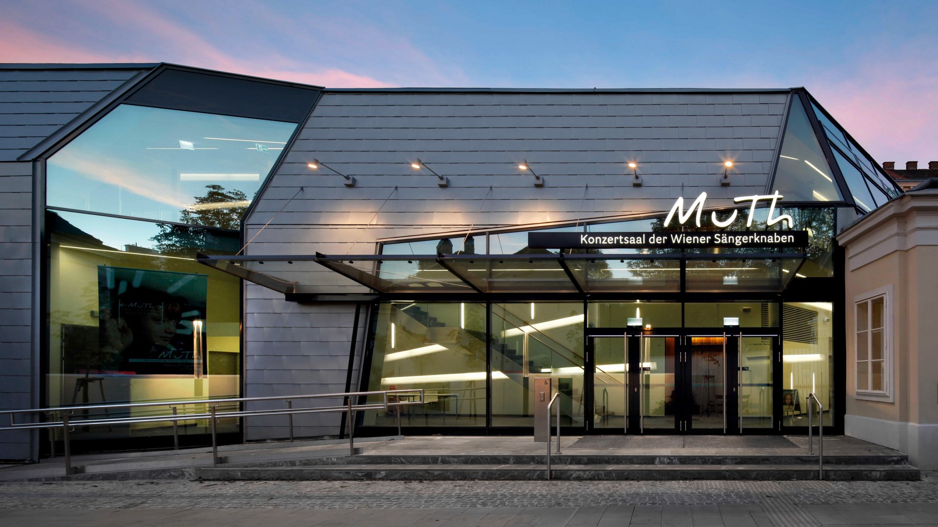 The MuTh